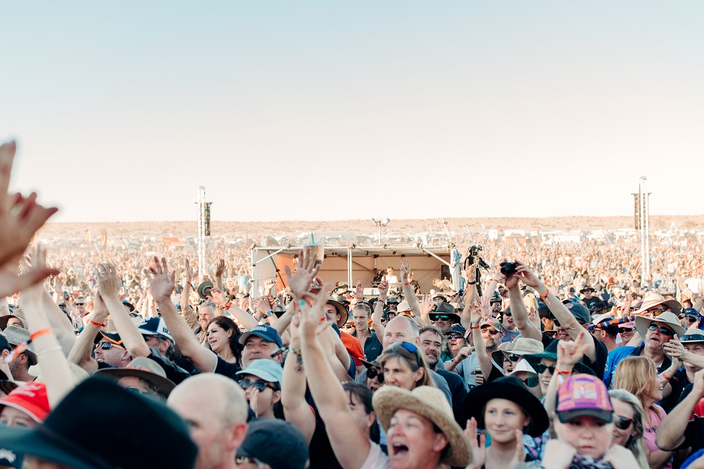 Media Mortar_Birdsville Big Red Bash crowd_Image by Tourism & Events Queensland