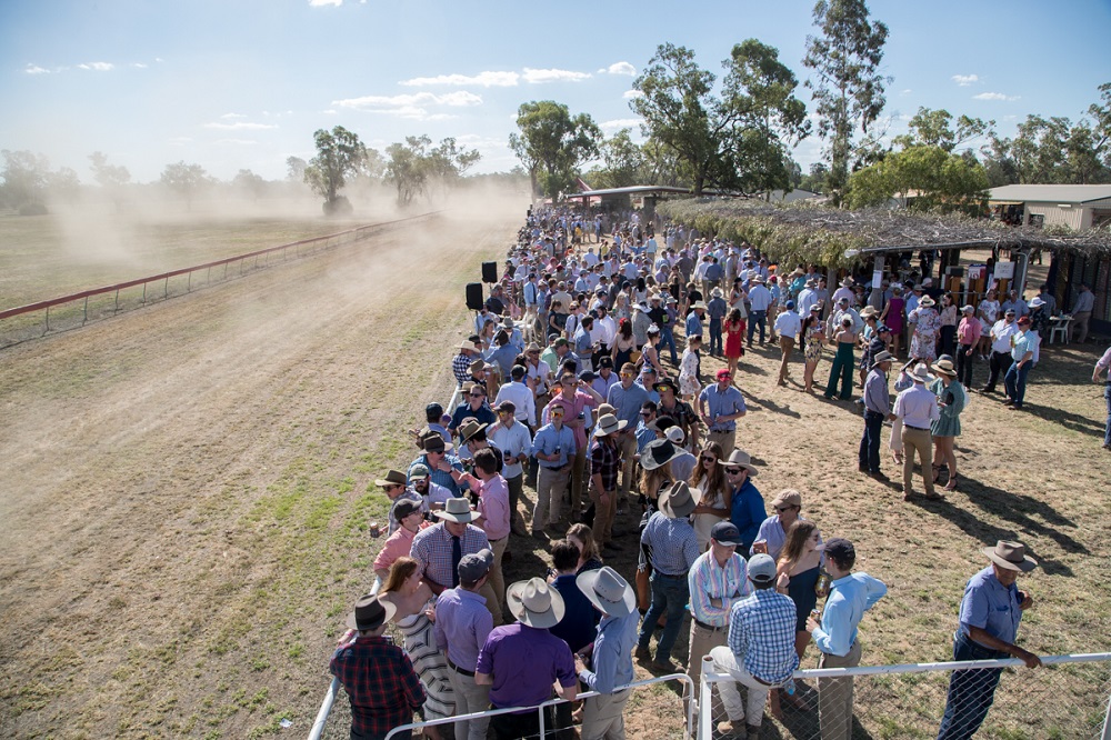 Flinton Races race day_Event marketing with social media_Image by Krista Eppelstun